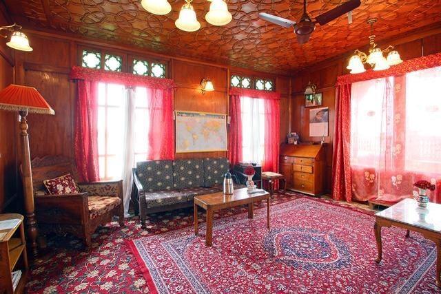 Houseboat Lily Of Nageen Srīnagar Exterior foto