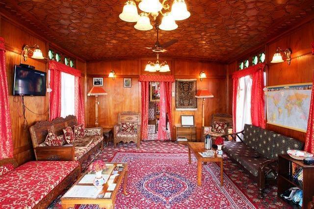 Houseboat Lily Of Nageen Srīnagar Exterior foto